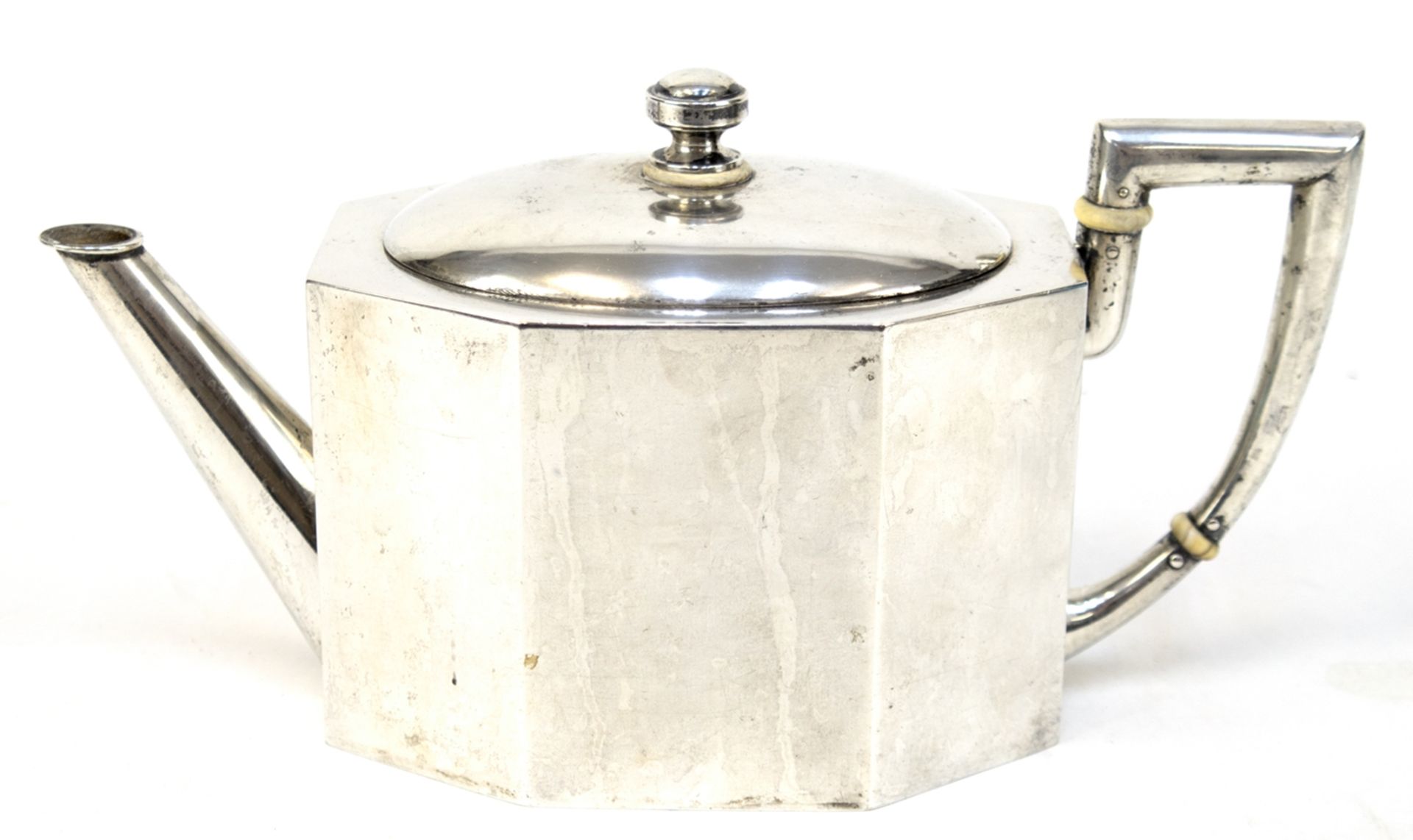 Teekanne, 900er Silber, Österreich/Ungarn, punzierter Dianakopf, 8-kantiger Korpus mit ovalem Schar