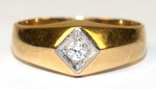 Ring, 585er GG/WG, in sich verbreiternder Fassung 1 Brillant von ca. 0,07 ct., ges. 3,1 g, RG 54
