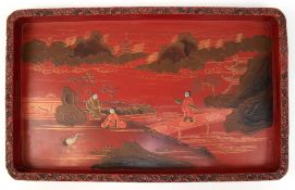 Lacktablett, China, rotgrundig, mit reliefierter Berglandschaft und Figuren, Pagode und Kranich, L.