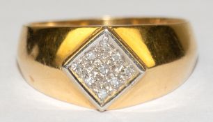 Ring, 750er GG, rautenförmig mit 12 kl. Brillanten besetzt, ges. 4,23 g, RG 57,5