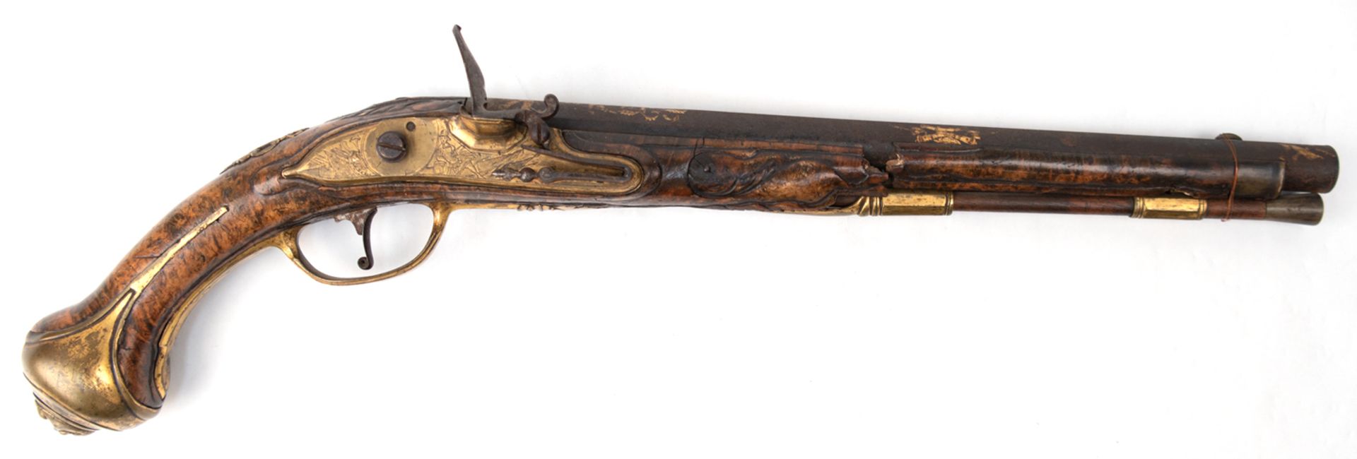 Steinschloßpistole, 18. Jh., nicht funktionstüchtig, Schloß defekt, starke Gebrauchspuren, L. 53 cm