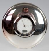Uhr mit versilbertem Gehäuse, Quarzwerk, Fkt. nicht geprüft, Dm. 8 cm