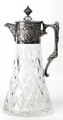Kristallkaraffe mit 925er Silbermontierung mit floralem Dekor, Tülle und Handhabe mit reliefiertem 