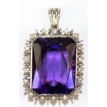 Anhänger, 585er WG, mit großem Amethyst ca. 2,3 x 1,8 cm, Brillanten ges. ca. 0,55 ct., ges. 11,6