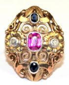 Ring, 585er GG, großer, durchbrochen gearbeiteter Ringkopf besetzt mit 2 Saphiren, 2 Diamanten und 