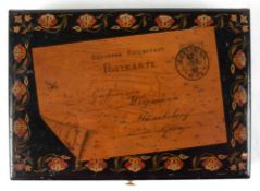 Schatulle für Briefe, Holz, bemalt, Deckel mit Darstellung einer Postkarte nach Müncheberg, Reichsp