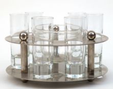 Wodka-Kaviar-Set, verchromter Metallständer mit 6 Wodka-Gläsern, H. 10,5 cm um mittiger Kaviar-Scha
