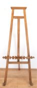 Staffelei, Holz, höhenverstellbare Ablage beschnitzt und mit Brandmalerei, 158x54 cm