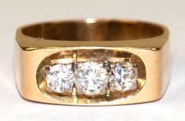Ring, 585er GG, ausgefasst mit 3 Brillanten von zus. ca. 0,58 ct., LR-VVS, Ges-Gew. 7,48 g, RG 57, 
