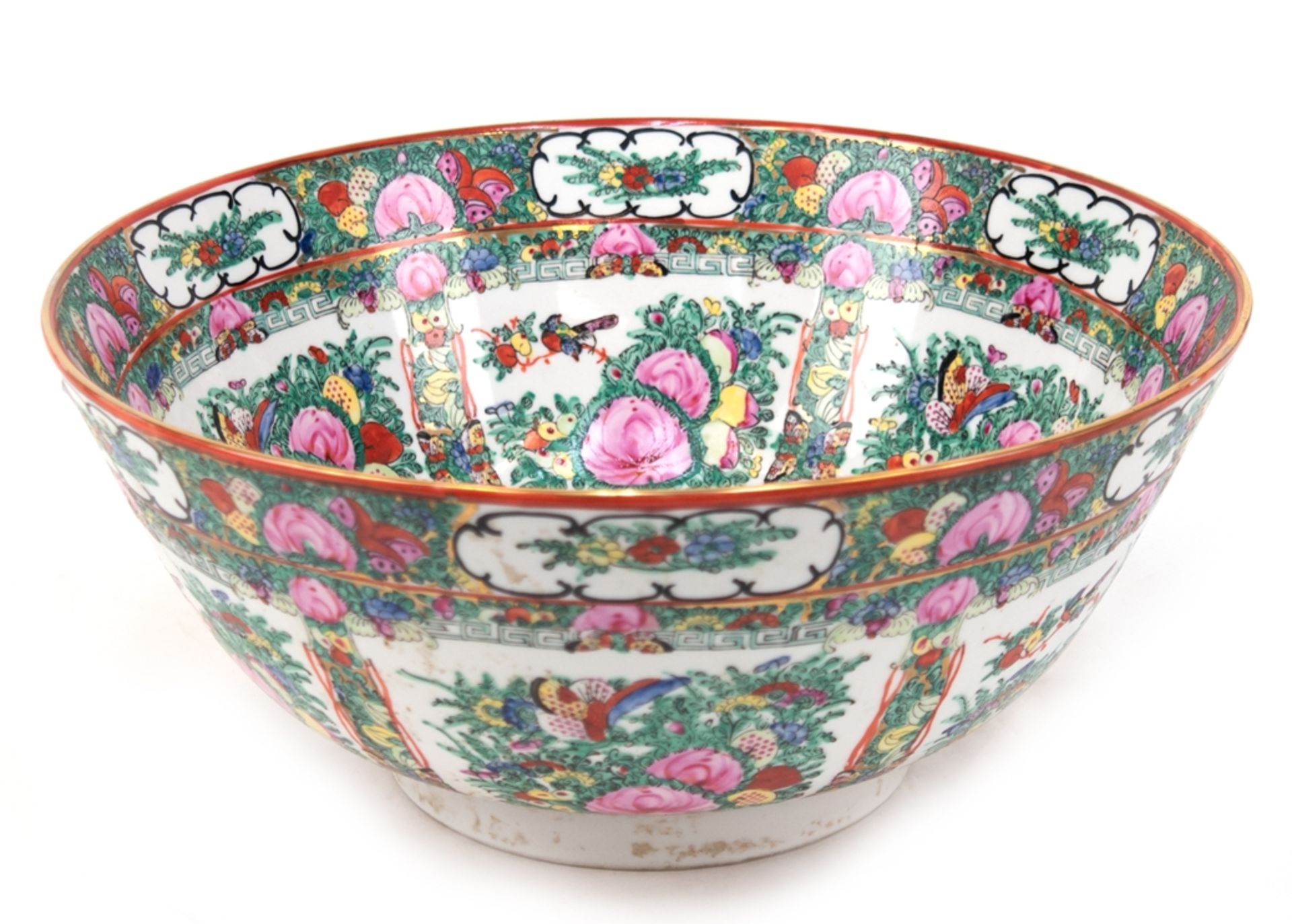 Große Schale, China um 1900, beidseitig mit polychromer Floralmalerei und Golddekor, roter Blockste