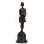 Bronze-Figur "Junge Frau"", Bronze, Nachguß, braun patiniert, bez. "D. H. Chiparus", auf schwarzem 
