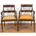 2 Biedermeier-Stühle, Mahagoni, Rückenlehne mit reliefierter Strebe, restaurierungsbed., 86x55x62 c