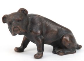 Kleine Bronzefigur "Englische Bulldogge", braun patiniert, H. 6 cm