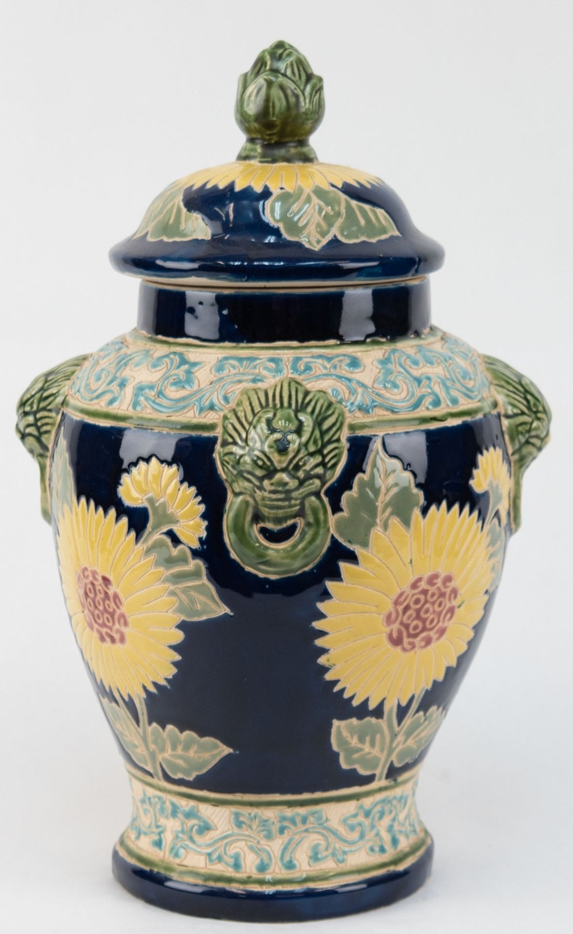 Jugendstil-Deckelvase, Keramik, polychromer Floraldekor auf blauem Grund, H. 42 cm