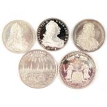 5 Medaillen mit alten Stadtansichten, 835er Silber, dabei Nürnberg, Lübeck und Hamburg Ges.-Gew. 14