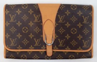 Vintage-Handtasche von Louis Vuitton Paris "Pochette", 3 Innentaschen, davon 1x mit Reißverschluß,
