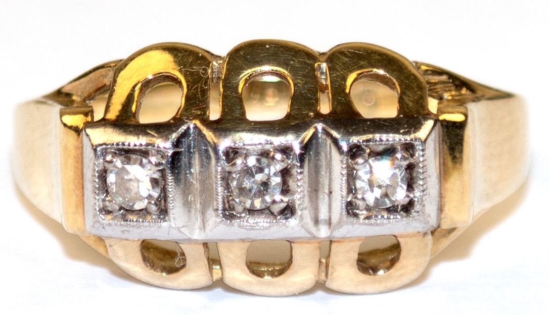 Ring, 585er GG, in Reihe besetzt mit 3 Brillanten von zus. ca. 0,09 ct., ges. 2,48 g, RG 50