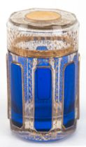Deckeldose, Moser, Klebeetikett "FH Venezia BK", 1960er Jahre, Glas mit blau überfangenen Facetten