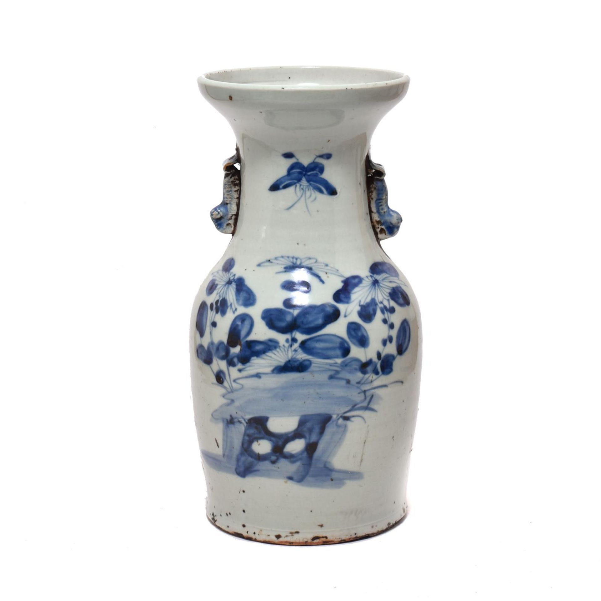 Vase. China | Porzellan, Unterglasurblauerdekor.