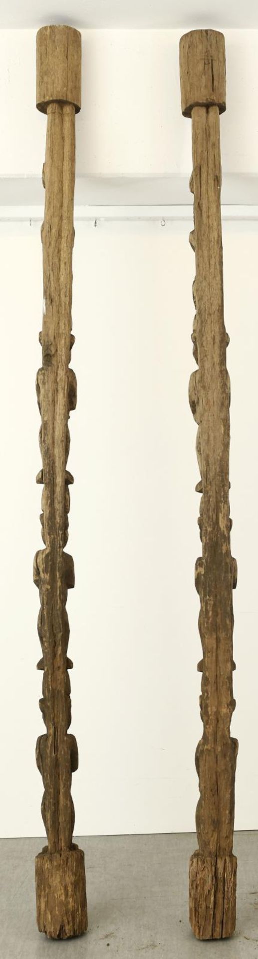 Ein Paar Stelen. Yoruba, Nigeria (?) | Holz, beschnitzt. - Image 2 of 2