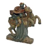 Krippenfigur - König zu Pferd. Venedig, 17. Jh. | Terrakotta, modelliert, farbig staffiert.