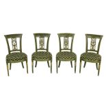 Sechs Stühle. 19. Jh. | Holz, grün und weiß gefasst.