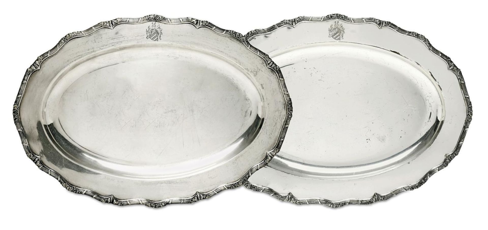 Ein Paar ovale Platten. Berlin, 20. Jh., H. Meyen & Co. | Silber.