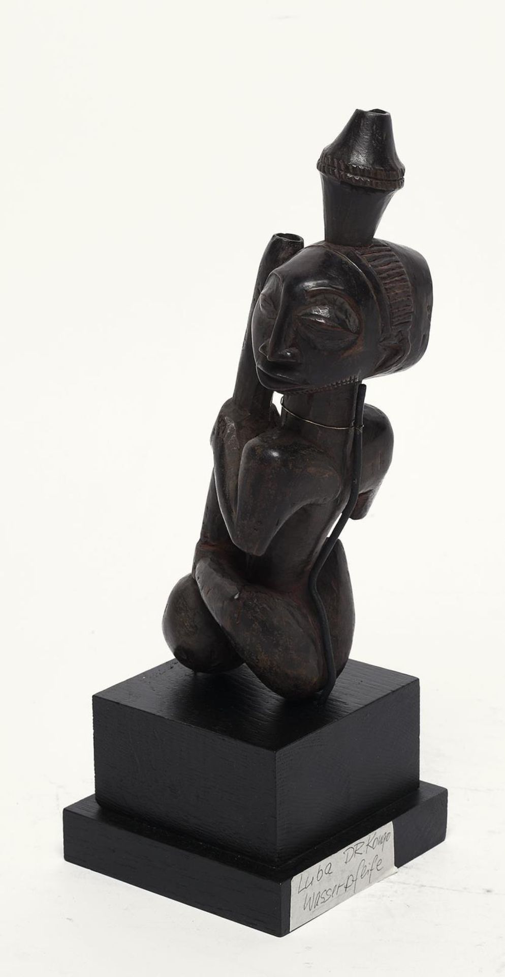 Figürliche Pfeife. Luba, DR Kongo | Holz, geschnitzt. - Image 2 of 2