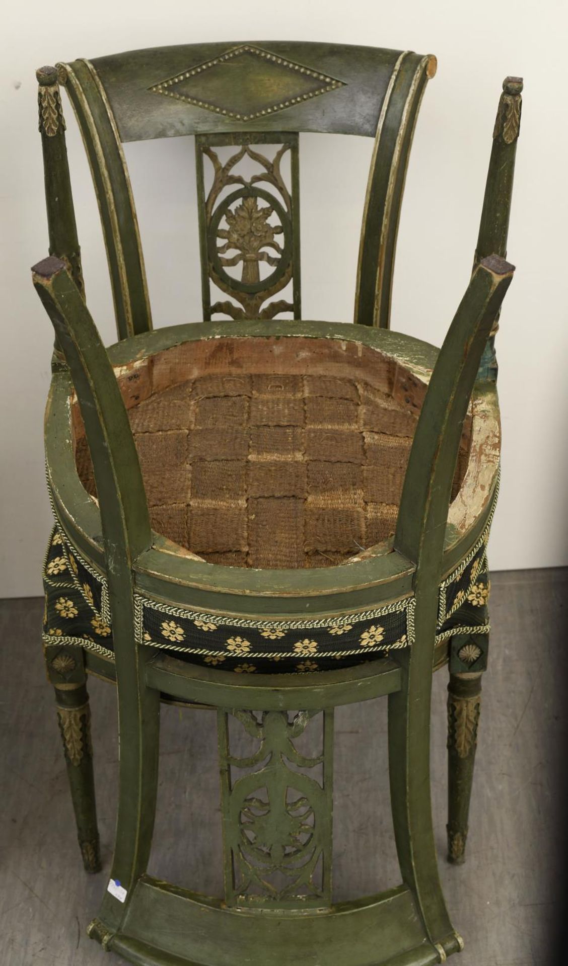 Sechs Stühle. 19. Jh. | Holz, grün und weiß gefasst. - Image 2 of 2