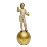 Bambino Gesù auf Weltkugel stehend. Italien, 18./19. Jh. | Holz, geschnitzt. Farb- und Goldfassun...