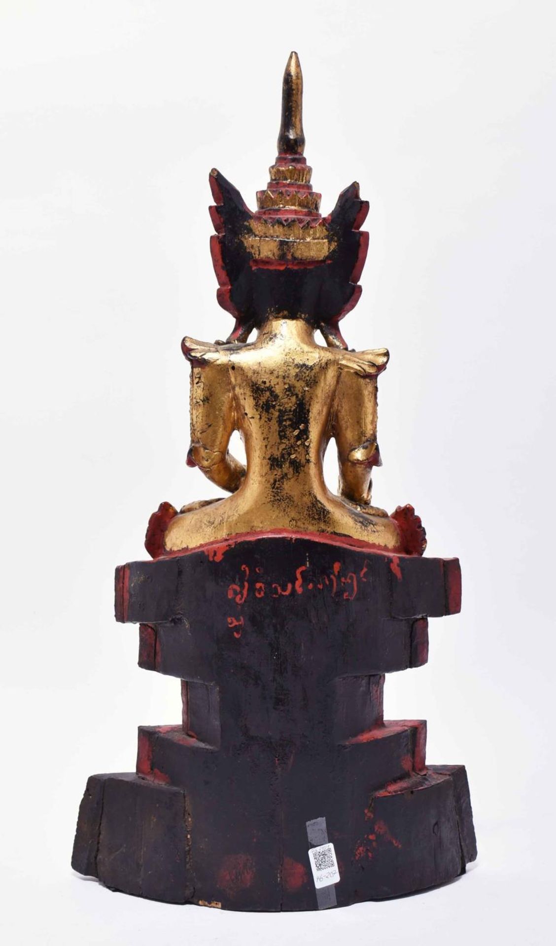 Buddha Shakyamuni. Südostasien | Holz, Lack in Schwarz, Gold und Rot, Spiegelplättchen u.a. - Bild 2 aus 3