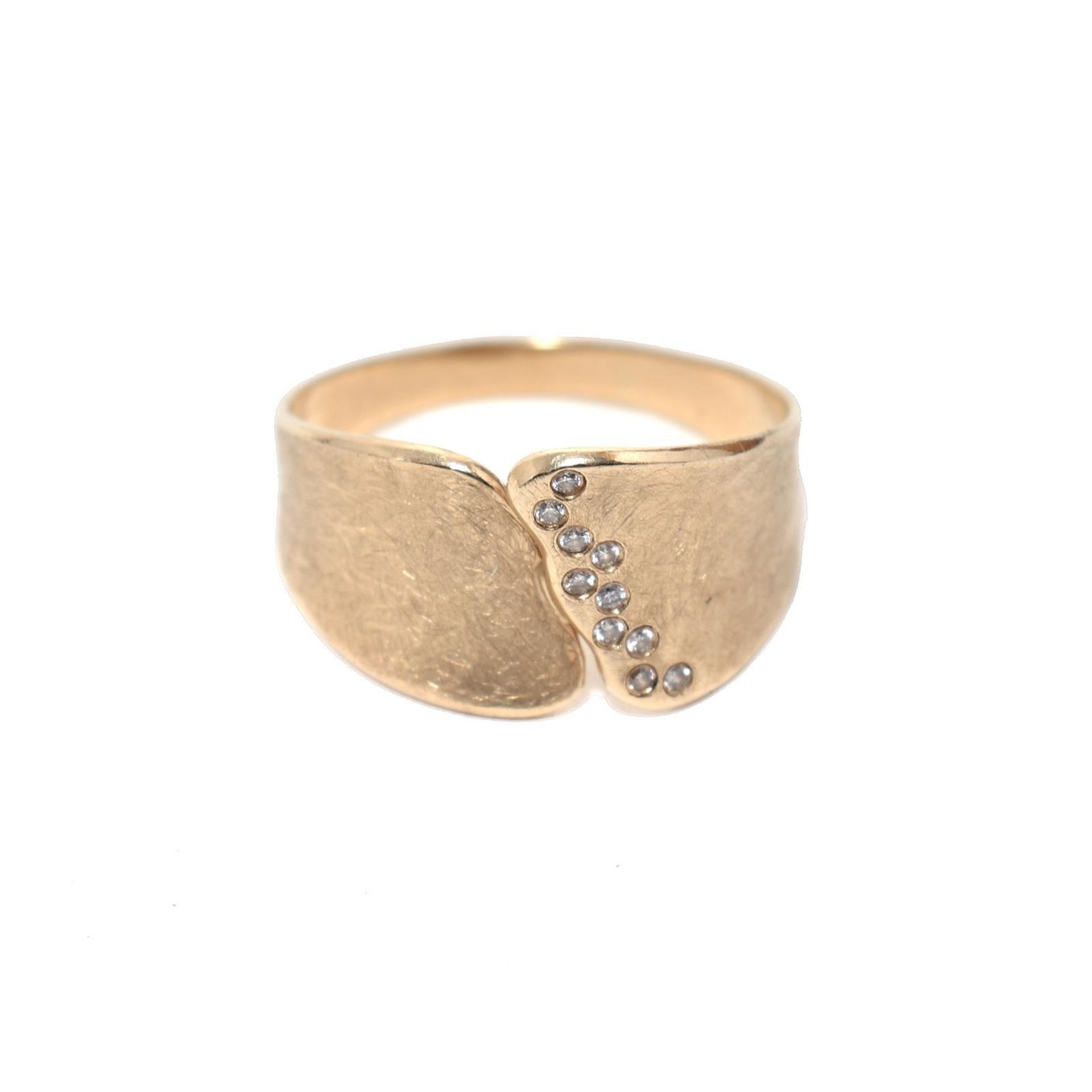 Ring. 14 K GG. Marken: 585 u.a.