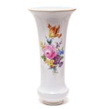 Große Vase. Meissen | Porzellan, Farb- und Goldstaffage.