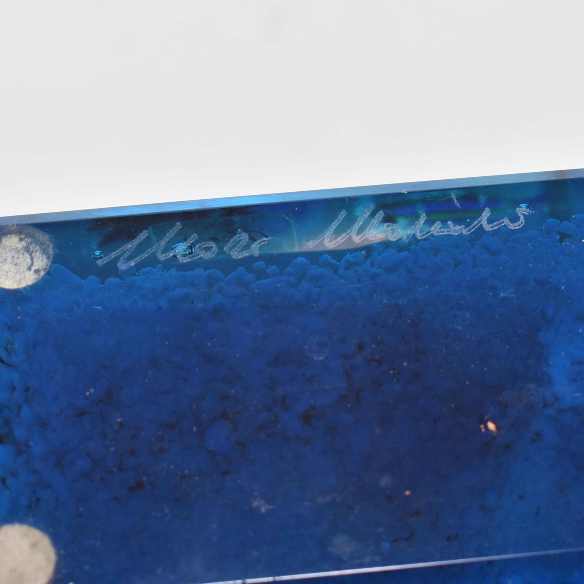Hochrechteckiger Paperweight in Form eines Aquariums. Murano, 20. Jh. | Farbloses Glas mit Luftbl... - Bild 2 aus 2