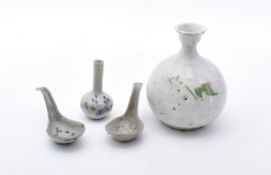 Zwei Vasen und zwei Löffel, China und Japan