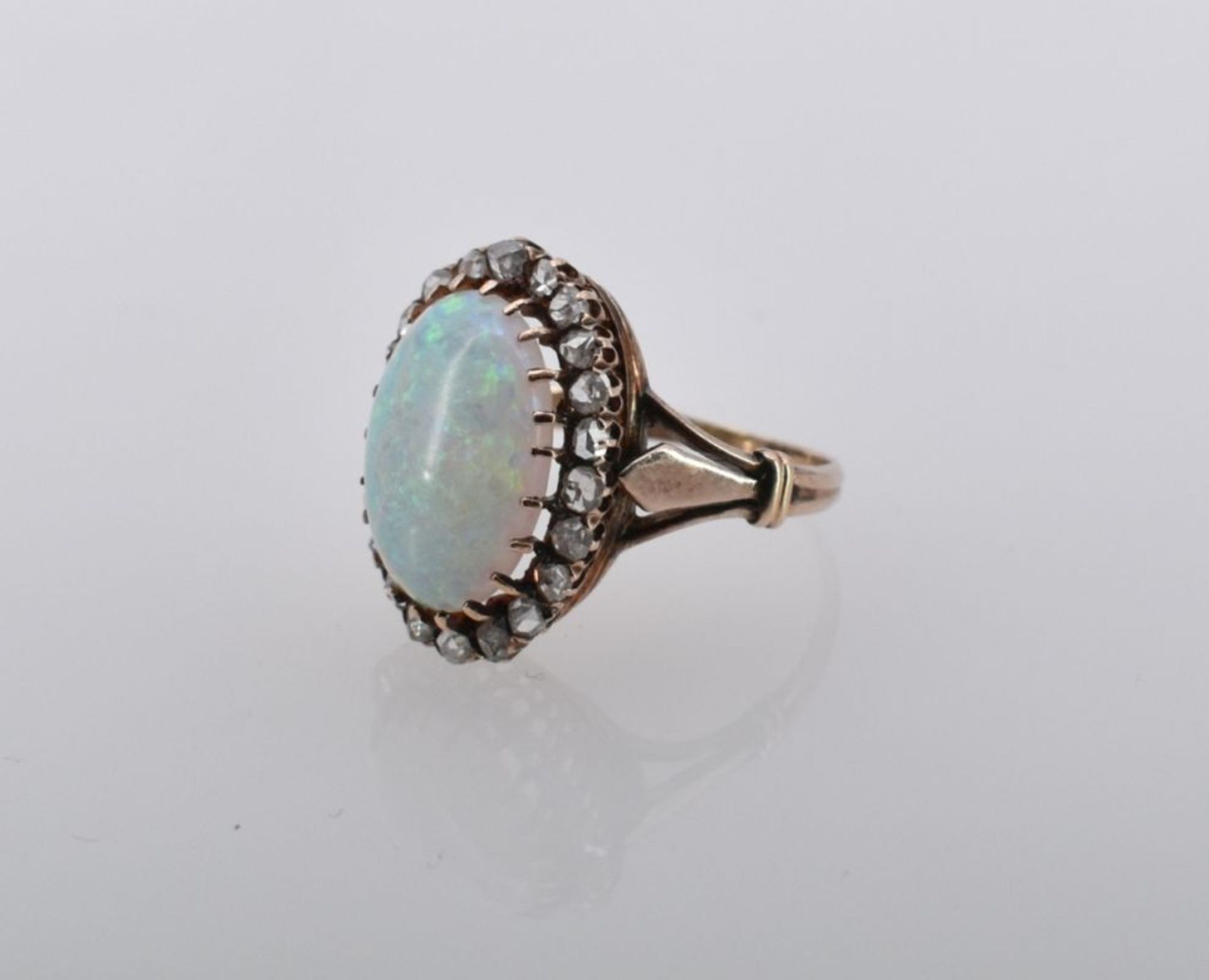 Sehr feiner Opal-Diamant-Ring, 20. Jh. - Bild 2 aus 3