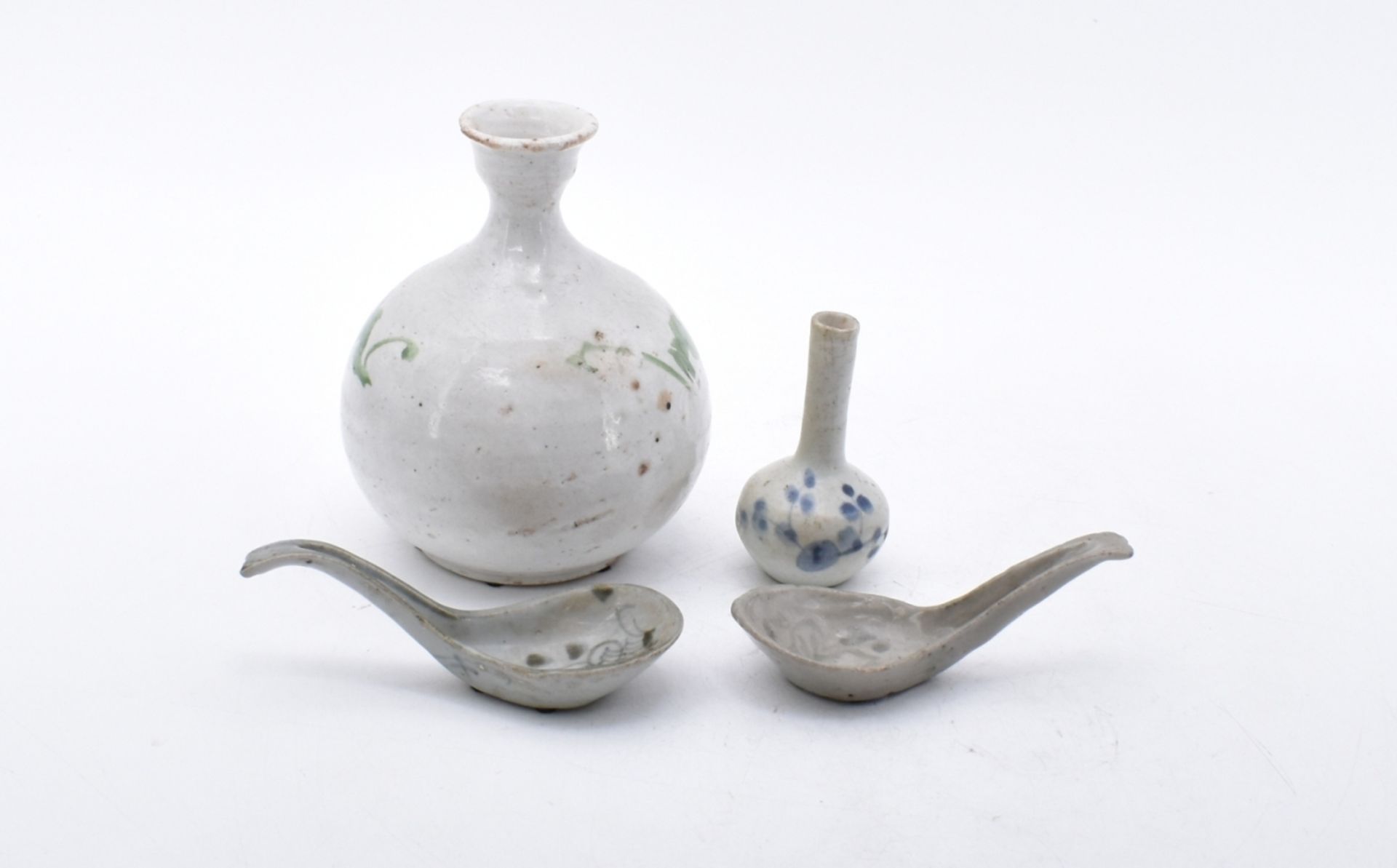 Zwei Vasen und zwei Löffel, China und Japan - Image 2 of 3