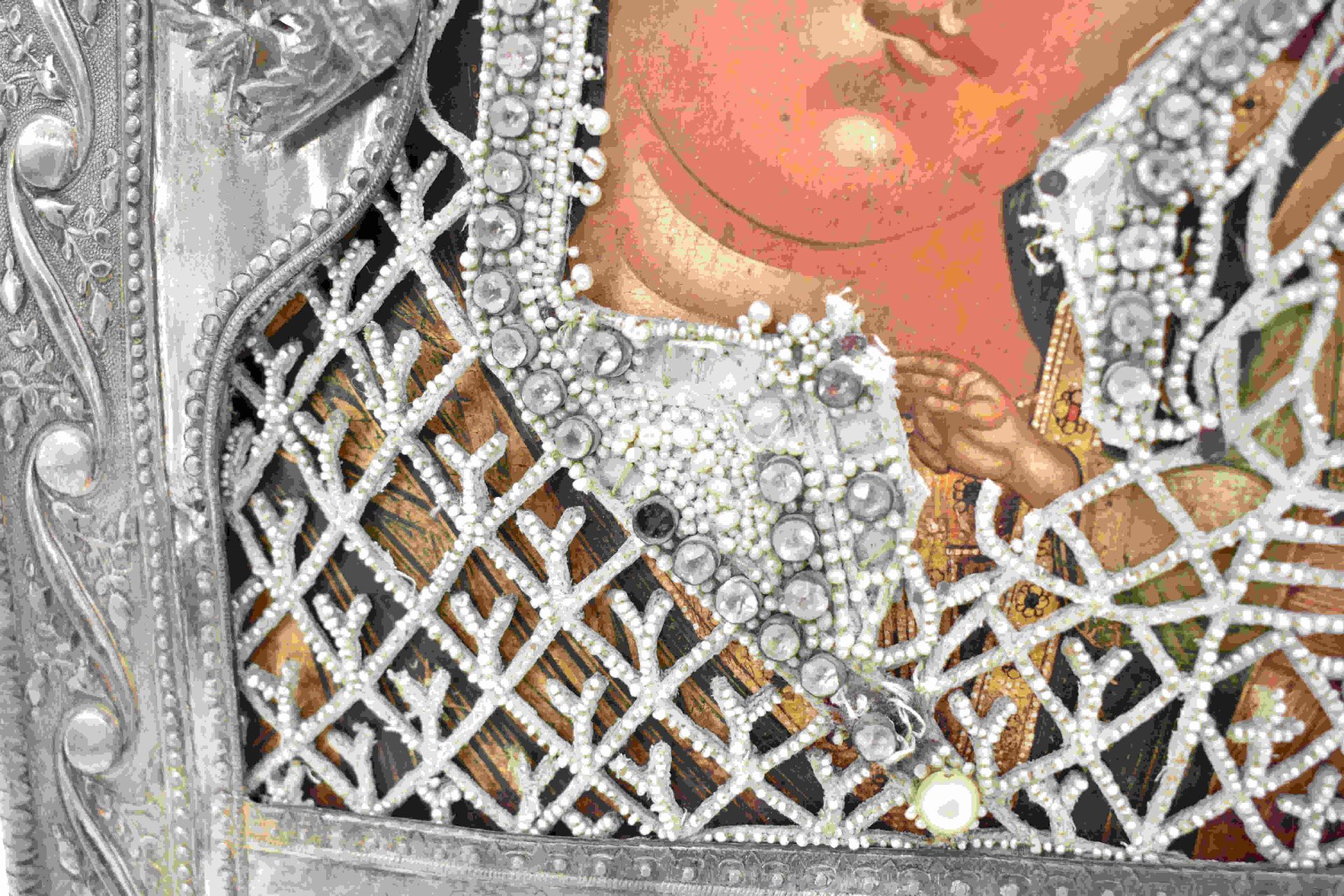 Marienikone mit Perlkleid und Silberoklad, St. Petersburg, frühes 19. Jh. - Bild 15 aus 18