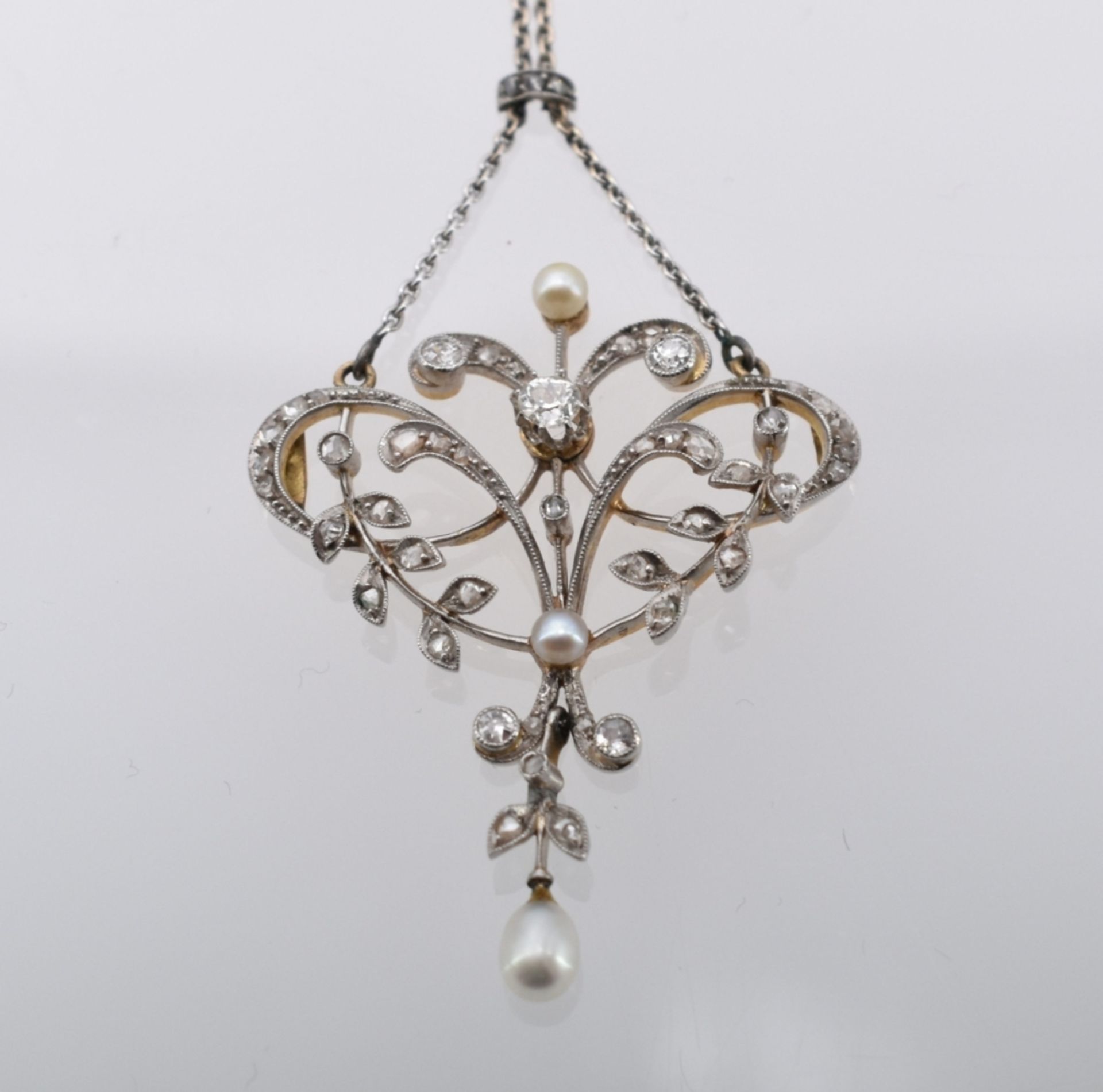 Jugendstil-Collier mit Diamant-Perl-Anhänger, Um 1900