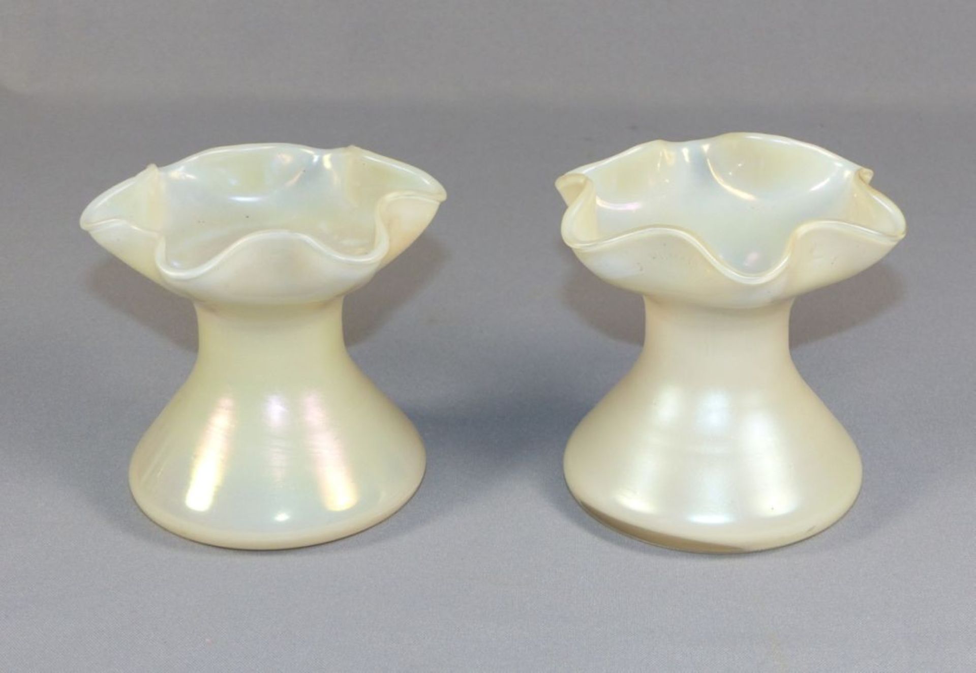Ein Paar Vasen, Böhmen, A. 20. Jh. - Image 2 of 2