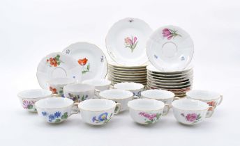 Kaffeegedecke für 12 Personen mit Blumendekor, Meissen, 1924-34