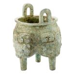 Ritualbronze im archaischen Stil vom Typ "Ding", China