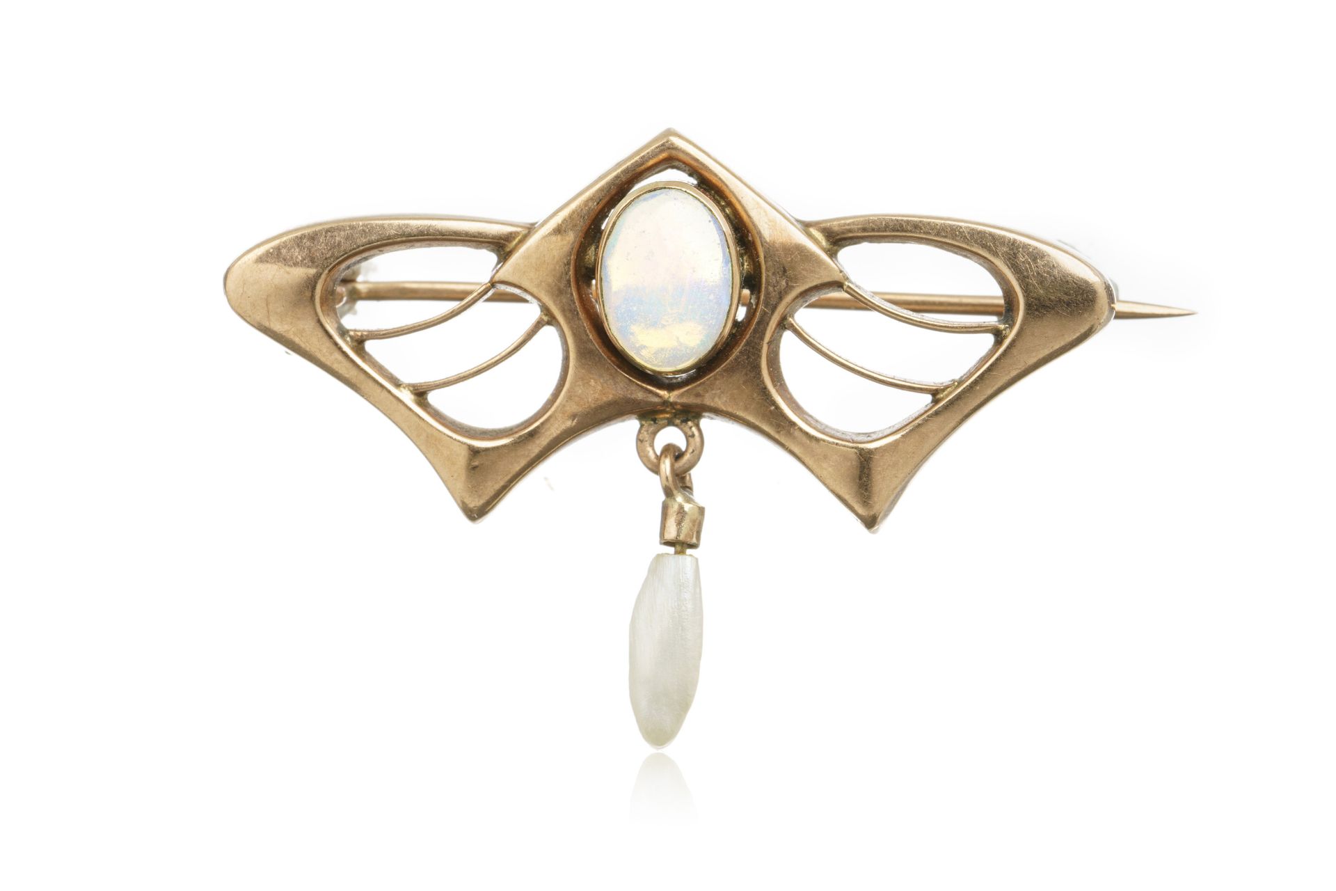 Jugendstil-Schmetterlings-Brosche mit Opal. Um 1900.