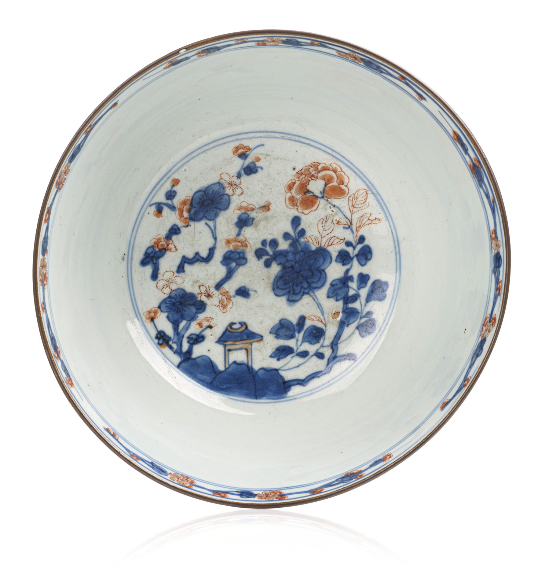 Große Schale im Imari-Stil. China. Wohl Kangxi. 1662–1722. - Bild 2 aus 3