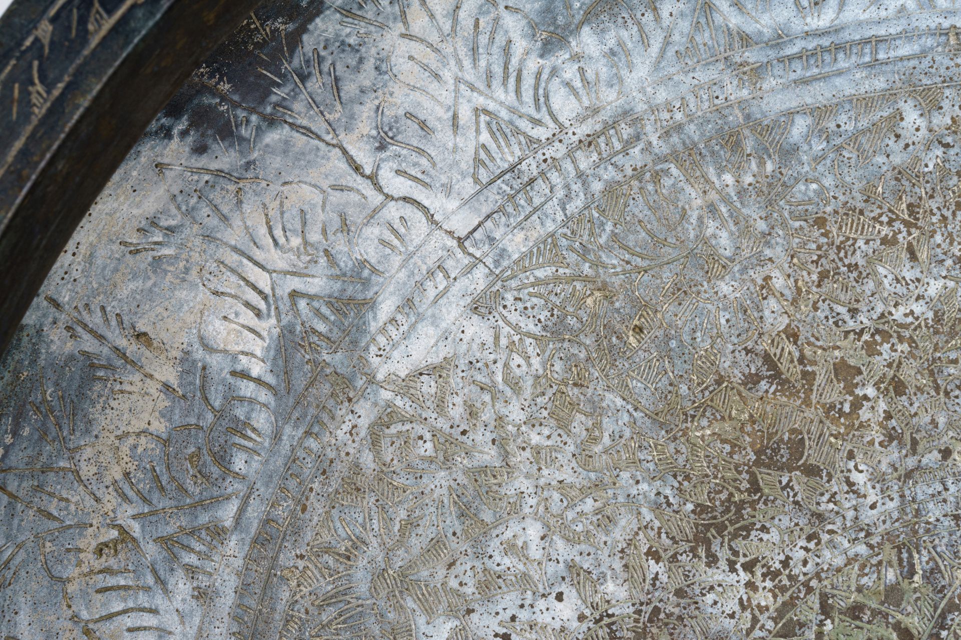 Large temple bowl - Uruli. Kerala, South India. Probably 19th century / early 20th century. 20t... - Image 14 of 14