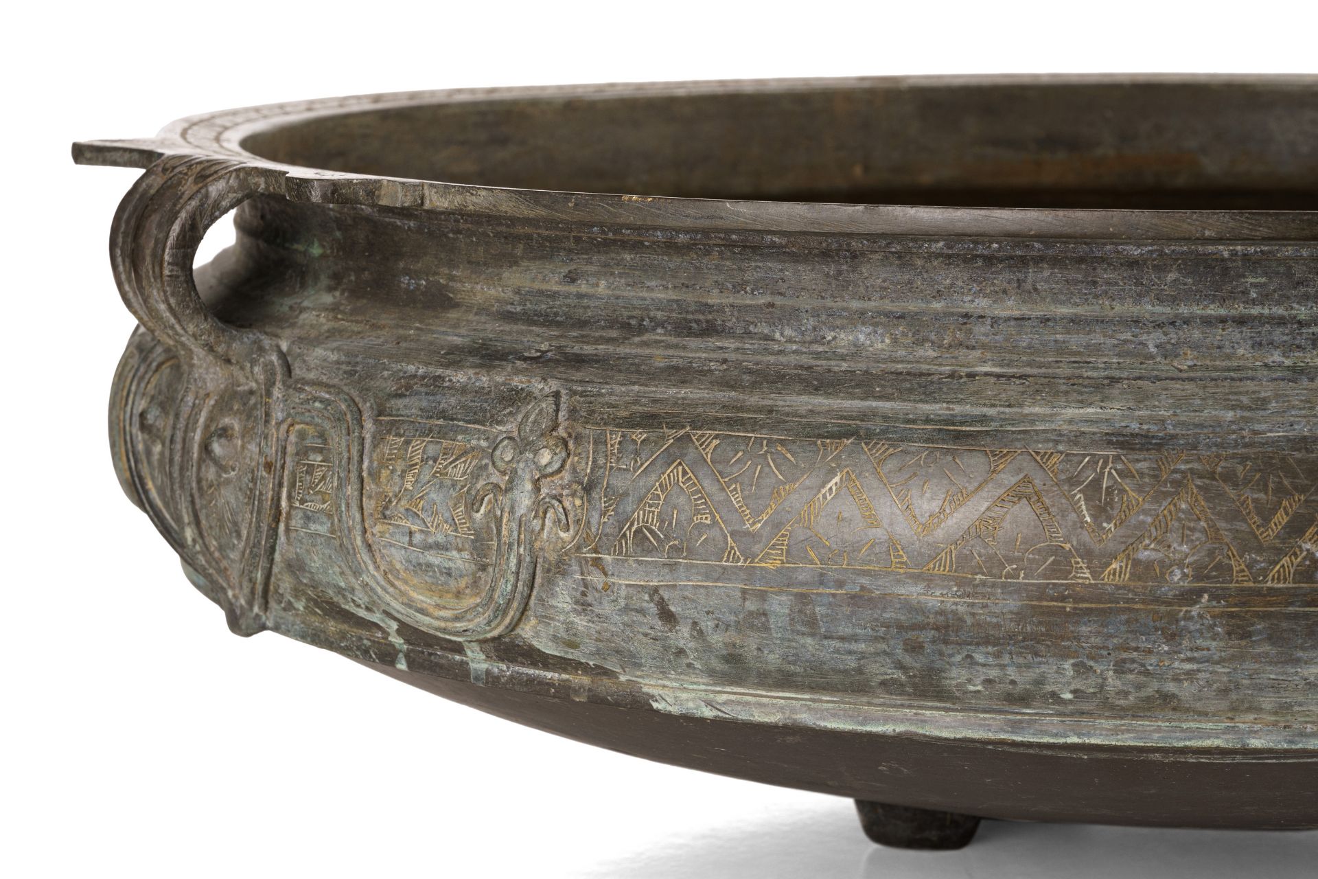 Large temple bowl - Uruli. Kerala, South India. Probably 19th century / early 20th century. 20t... - Image 3 of 14