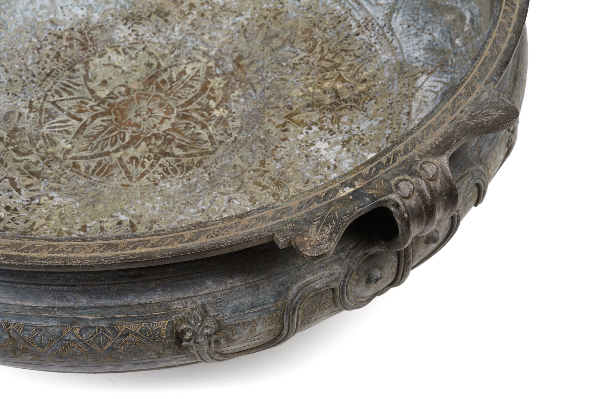 Large temple bowl - Uruli. Kerala, South India. Probably 19th century / early 20th century. 20t... - Image 12 of 14