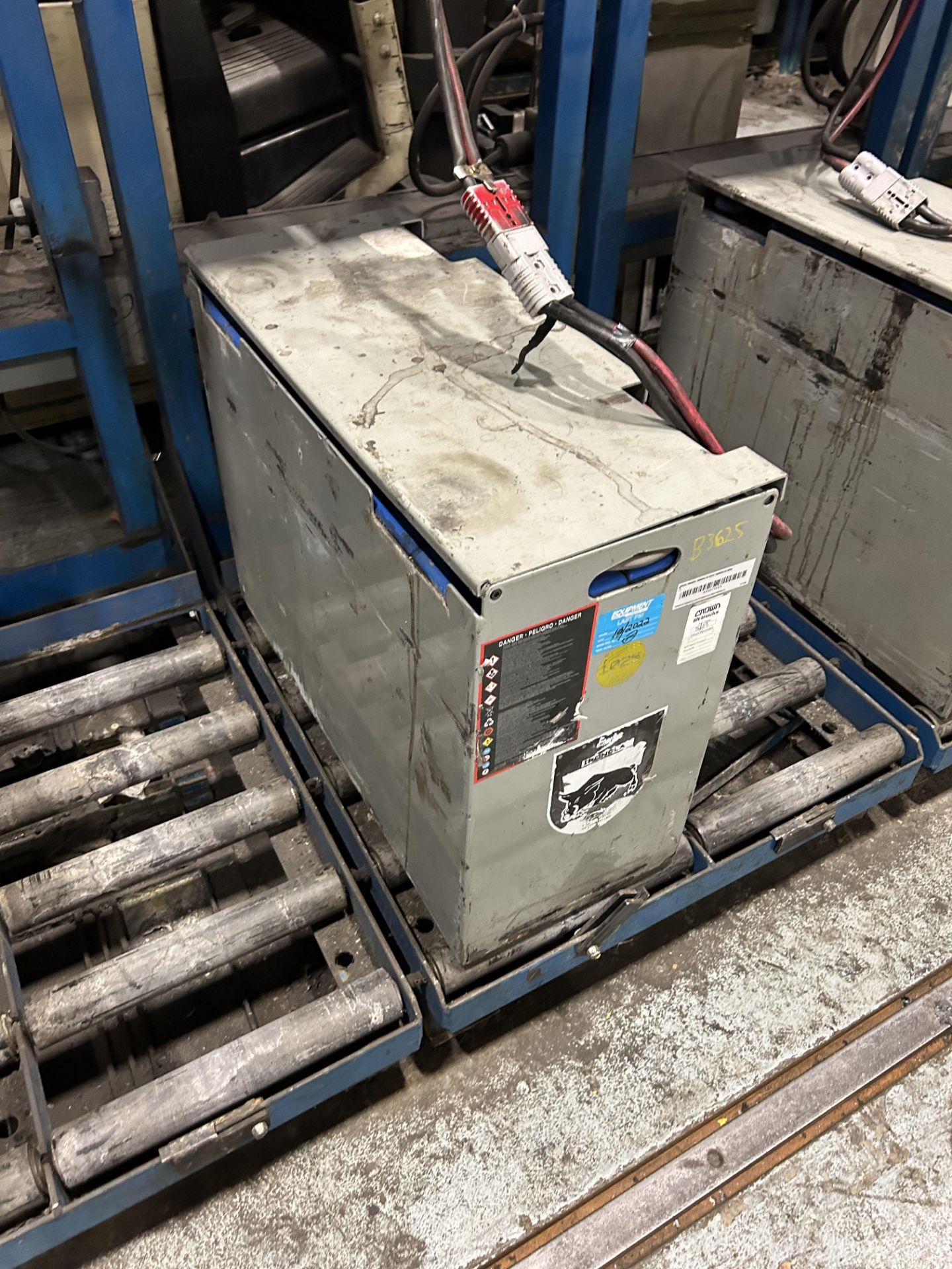 Forklift Battery (Battery in the picture may not represent the actual battery at auction)