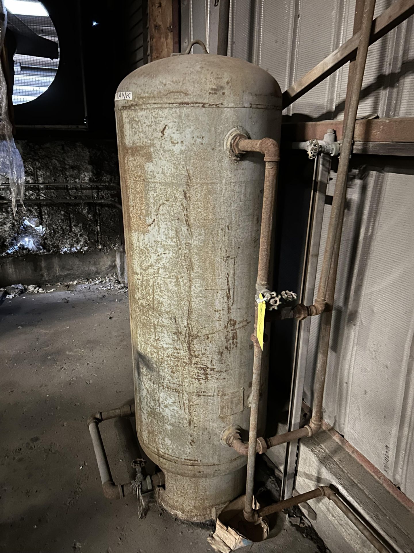 Air Tank, Rigging/ Removal Fee - $125 - Image 2 of 3
