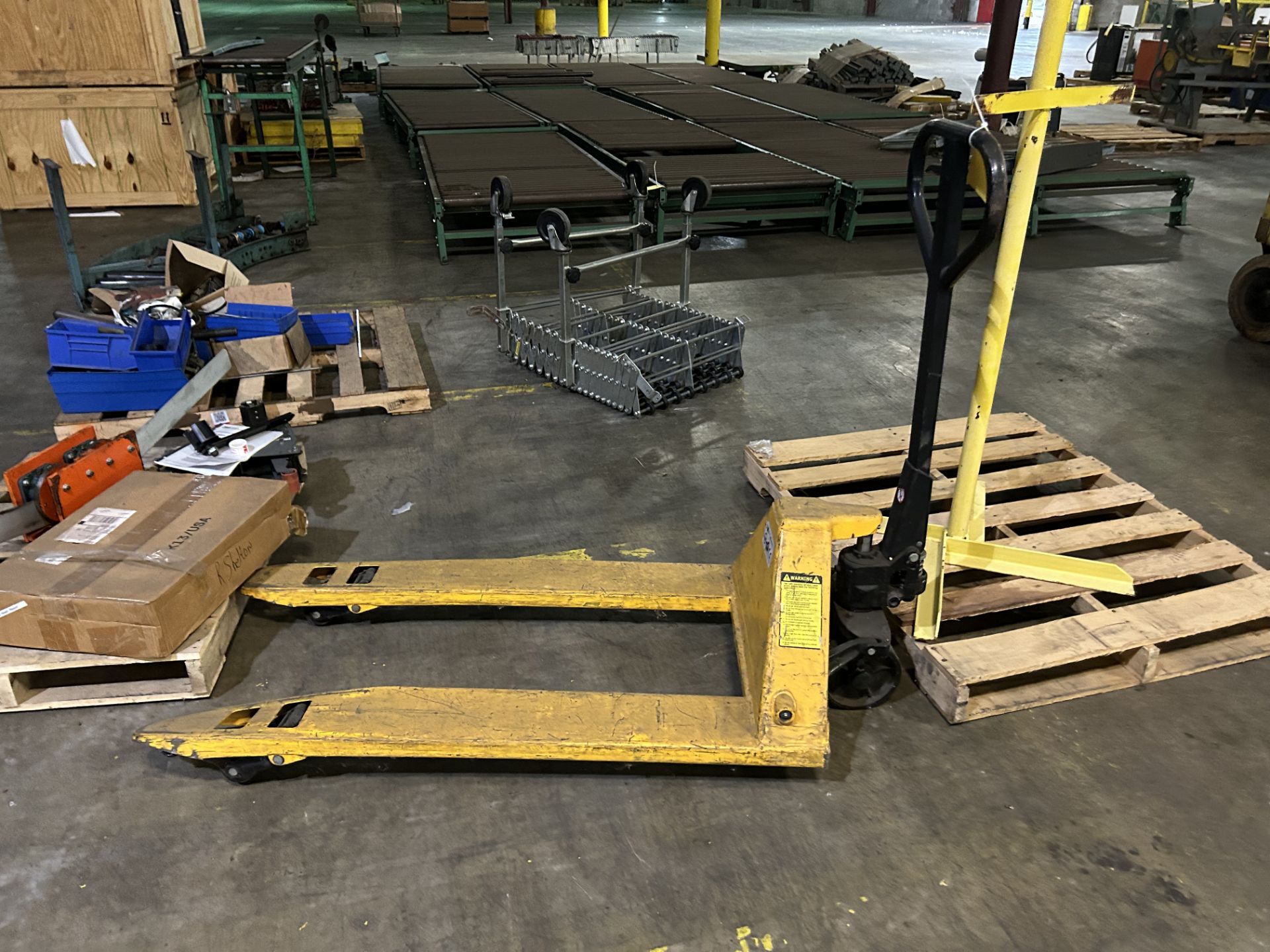 Pallet Jack, Rigging/ Removal Fee - $50 - Bild 2 aus 3